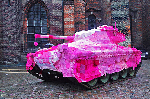 Marianne Jorgensen, Tank Cozy, 2006. Used with permission.